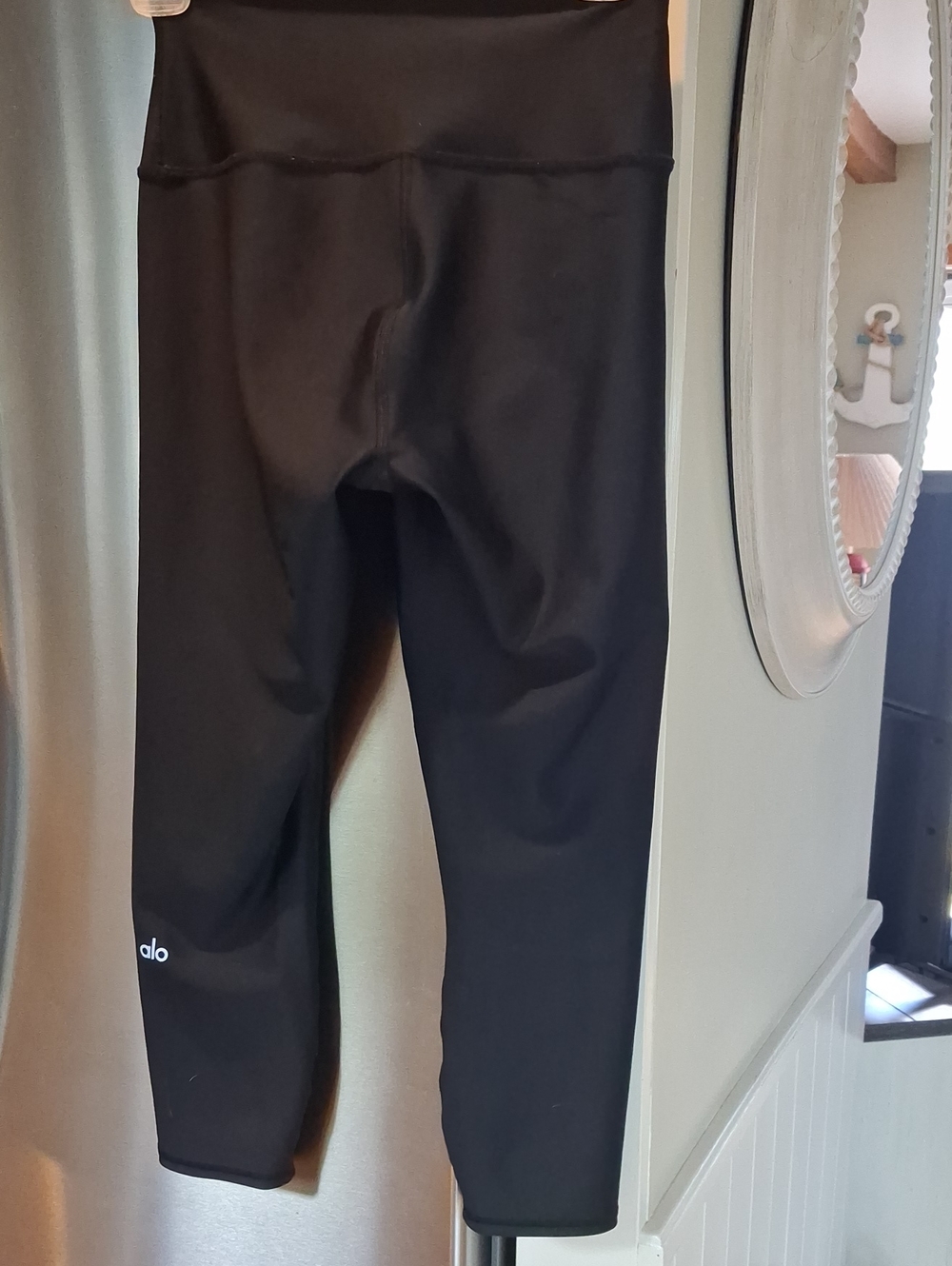 ALO Yoga Black High-Rise Leggings - Picture 3 of 4
